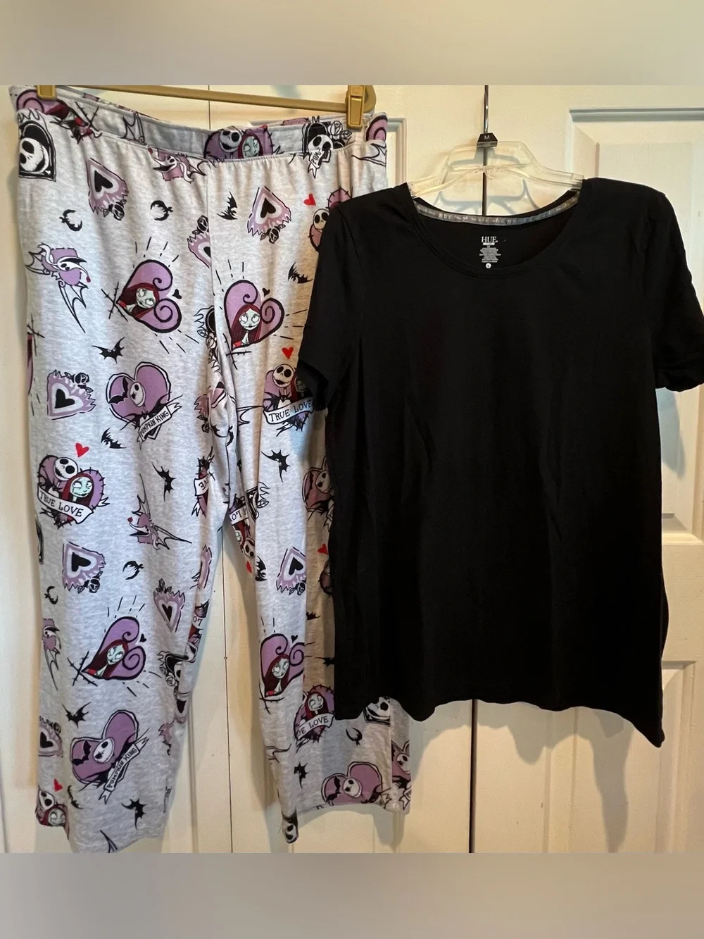2 Pc PJ Set 💜🖤Disney’s Nightmare B4 Christmas Pants w Pockets & a Black tee - Picture 2 of 12
